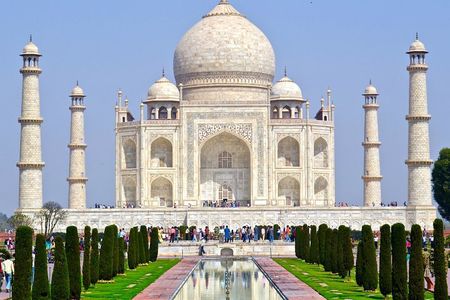 From Delhi: Taj Mahal Day Trip by Car 