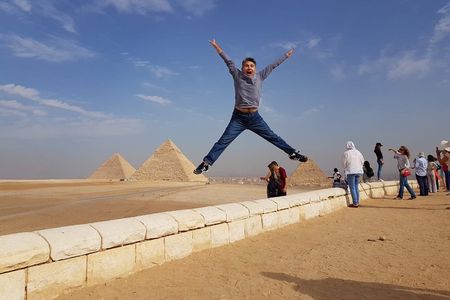 Private 2-Day Transit to Cairo for a Tour of the Pyramids, Sphinx and Egyptian Museum