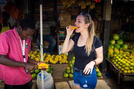 Evening Guided Tour With Local Food (Test of Zanzibar)