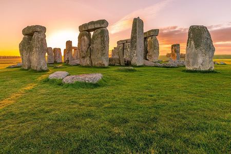 Private Tour to Stonehenge and Highclere Castle (Downton Abbey) 