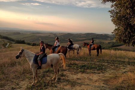 Horsebackriding - explore Tuscan nature