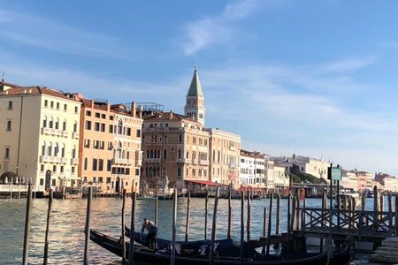two-hour walk from Rialto to San Marco between history, traditions and art