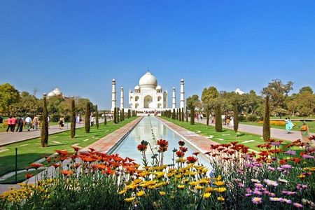 Taj Mahal at Sunrise Day-Trip from Delhi