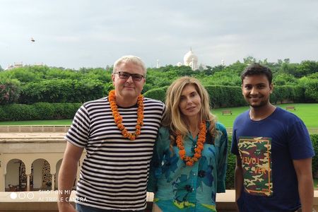 Explore Old City Agra And Amazing Taj Mahal With Private Guide