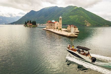 Lady of the Rocks and Perast Old Town 
