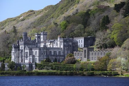 From Galway: Guided tour of Connemara with 3 hour stop in Kylemore Abbey