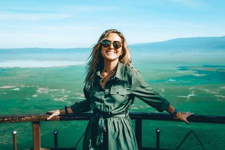 5-Days Private Midrange Safari: Serengeti, Ngorongoro & Manyara