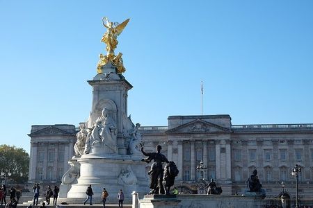 Royal London And Changing of Guard - Very Small Group Tour