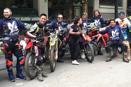 Motorcycle tour around Hanoi 