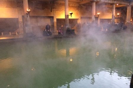 Private Full-Day Tour of Stonehenge and Bath from London