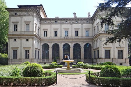 Villa Farnesina and Trastevere District Tour in Rome