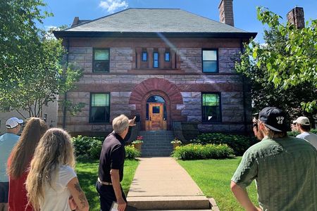 Walking St. Paul Summit Ave. Victorian Homes Tour