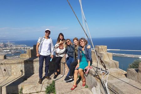 Barcelona Best Views: Old Town and Montjuic Castle Private Tour 