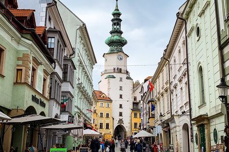 Budapest to Bratislava Costumizable Private Day tour with lunch