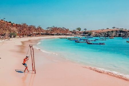 Pink Beach and Southeast Gili Islands Private Tour – Full Day