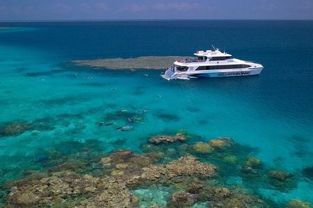 Silversonic Outer Great Barrier Reef Cruise from Port Douglas