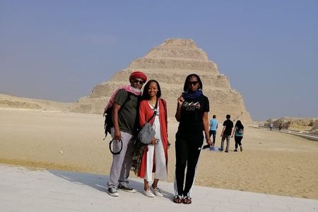 Private Day Tour to Giza Pyramids And Sakkara Step Pyramid 