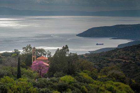 Exochori hike from mountain towards the sea