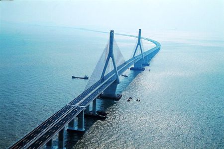 Private Guided Tour of Shanghai Donghai Bridge, Yangshan Port and Dishui Lake 