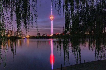 Half Day Tour: Summer Palace, Yuyuantan Park with CCTV Tower Dinning Experience