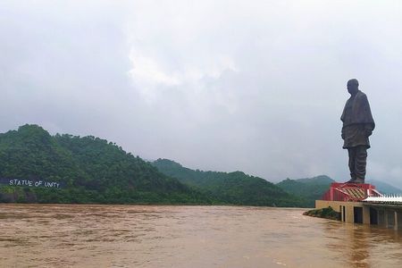 Day Trip to Statue of Unity (Guided Full Day Sightseeing Tour from Ahmedabad)