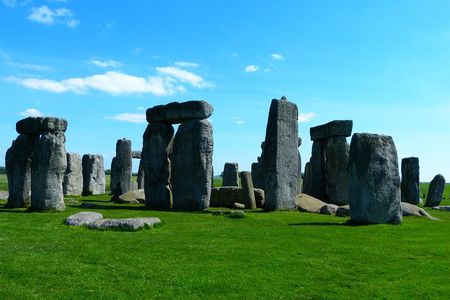 Bespoke private tours of Stonehenge and Avebury by car with local guide