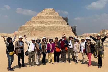 Full-Day Private Tour of Pyramids of Giza, Sakkara and Dahshur