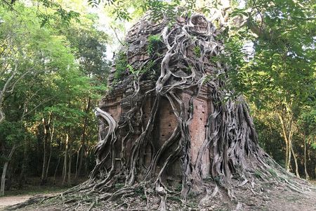 Private Transfer Siem Reap - Phnom Penh with Stop Sightseeing 