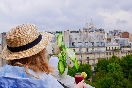 Private tour of the toursitc & hidden highlights of Montmarte Paris