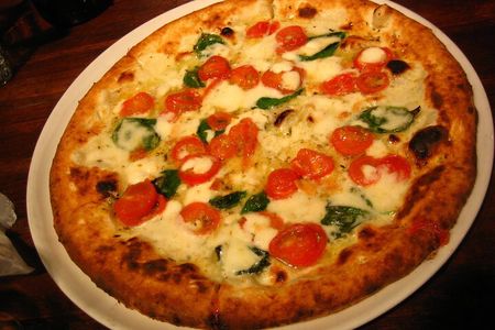 Private tour of Pizza Invention in Naples & cooking it with a local