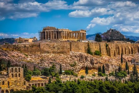 Private local tour of the Acropolis Hill and the New Acropolis Museum