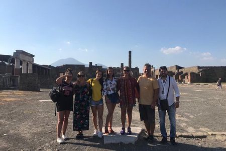 Small group Pompeii guided tour