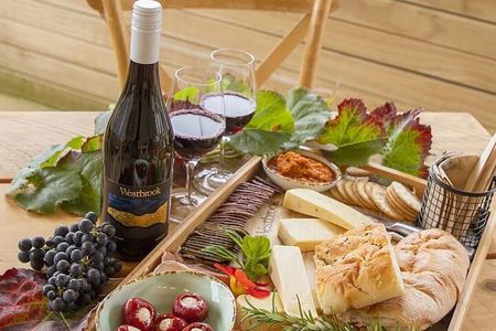 Luxury Private Auckland Wine & Beach Tour with Lunch