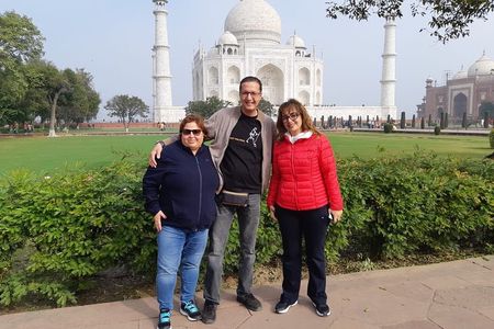 Private Tours: Taj Mahal Sunrise Tour from New Delhi