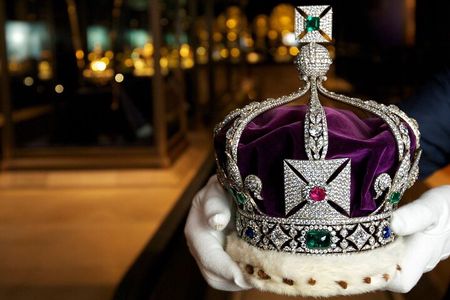 Crown Jewels of London Tour with River Cruise