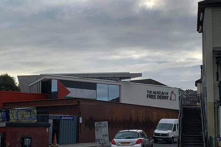 Private Guided Walking Tour in Derry City