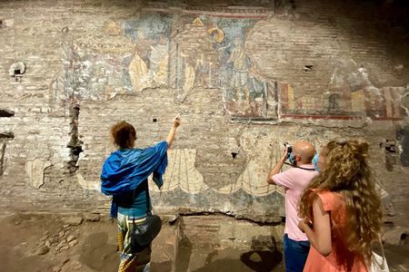 Small-Group Tour of Trastevere's Hidden Gems and Undergrounds 