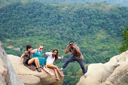 Sri Lanka 11 Nights -12 Days Luxury Guided Tour by Mini-Coach