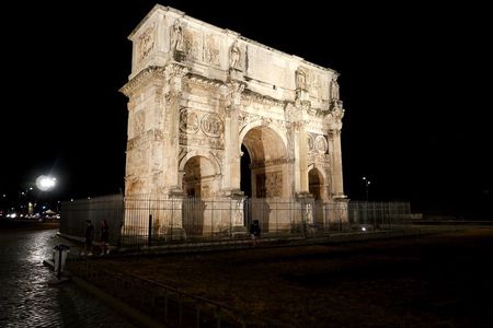Ancient Rome at Dusk: Guided Walking Tour