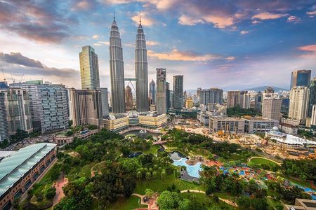Petronas Twin Towers Admission with Private Pickup & Nasi Kandar