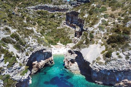 Blue Cave and Hvar Boat Tour: Small-Group from Split or Brac