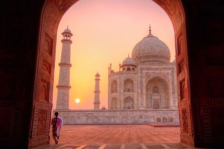 Taj Mahal Sunrise VIP Entrance Tickets from Delhi All Inclusive