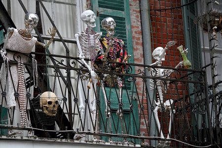 Adults Only Haunted Pub Crawl in New Orleans