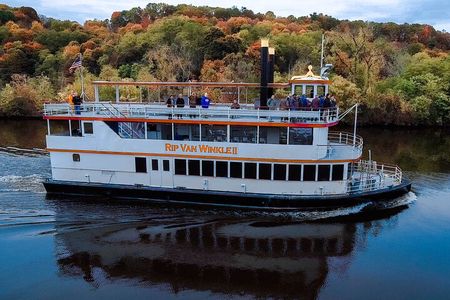 Hudson River Sightseeing Cruise from Kingston