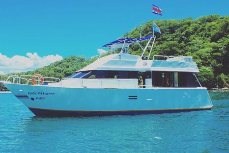 Full Day Tour to Tortuga Island from San José