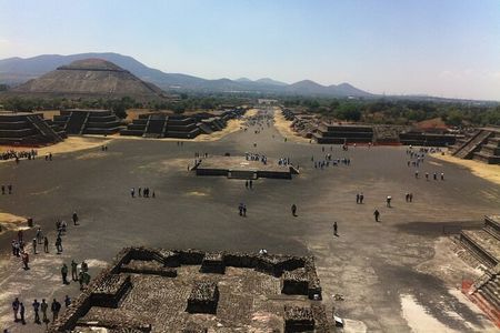 Historical downtown Mexico City & Teotihuacan Pyramids Mezcal tasting