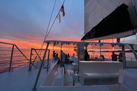 Sunset Sail with Cocktails and Appetizers