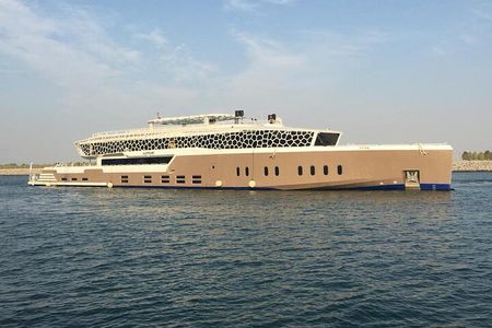Dubai Marina Luxury Cruise w/ 5 Star Buffet Dinner & Transfer