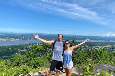 Private Hike/Wineries/Walkway Over the Hudson/1 night Hotel