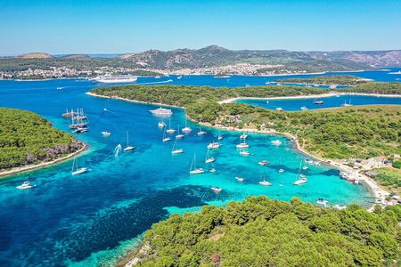 HVAR & 4 Islands PRIVATE BOAT TOUR